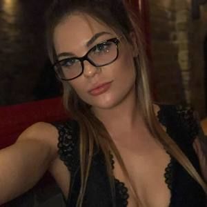 Meet your Posher, Madelyn